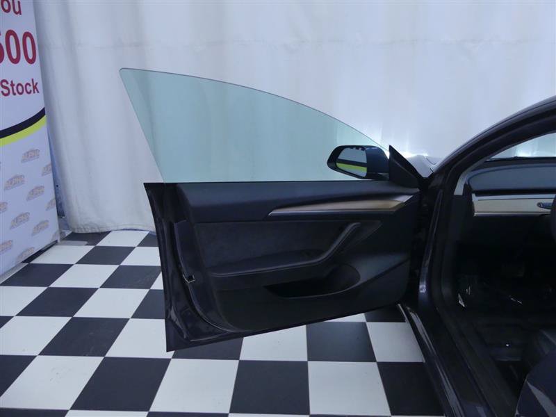 Used 2023 Tesla Model 3 Standard Range RWD image 29