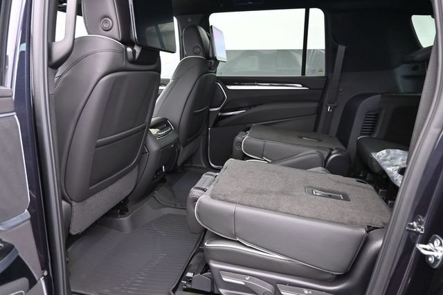 New 2026 Cadillac Escalade ESV Luxury w/ LPO, Radiant Package AWD/4WD image 12