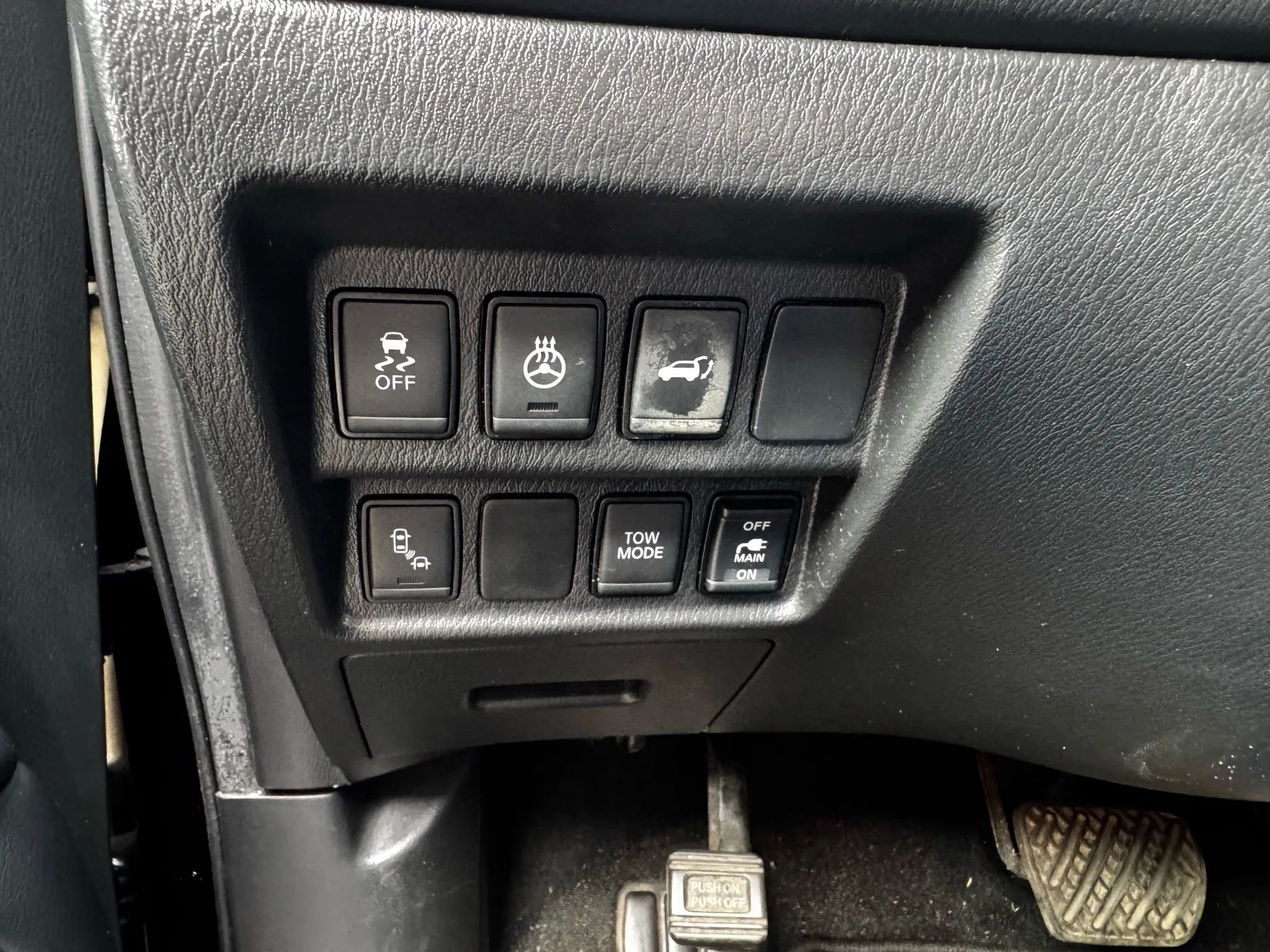 Used 2020 Nissan Pathfinder SL image 16