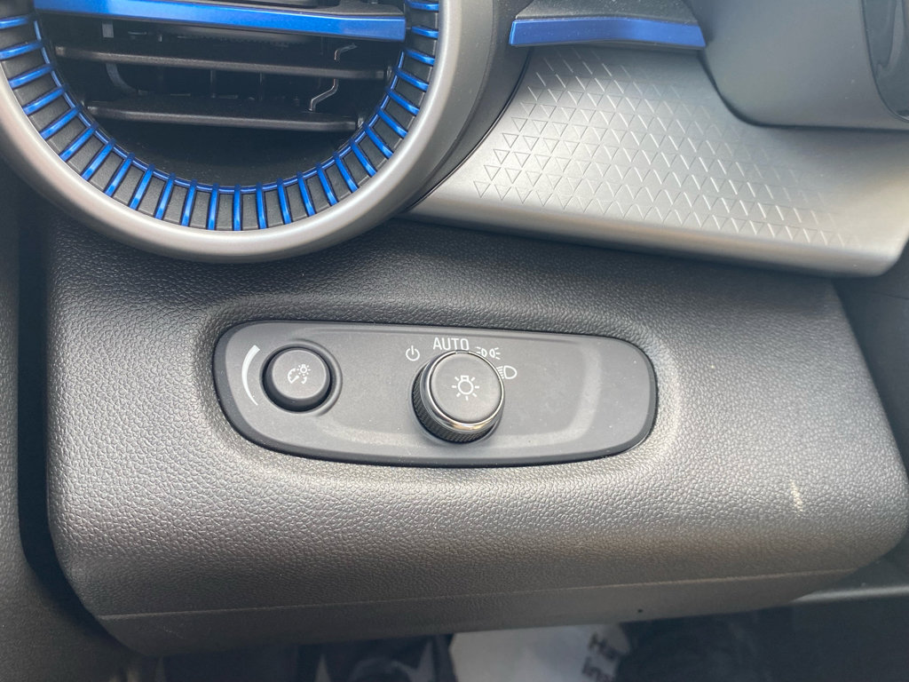 Used 2025 Chevrolet Trax LS image 22