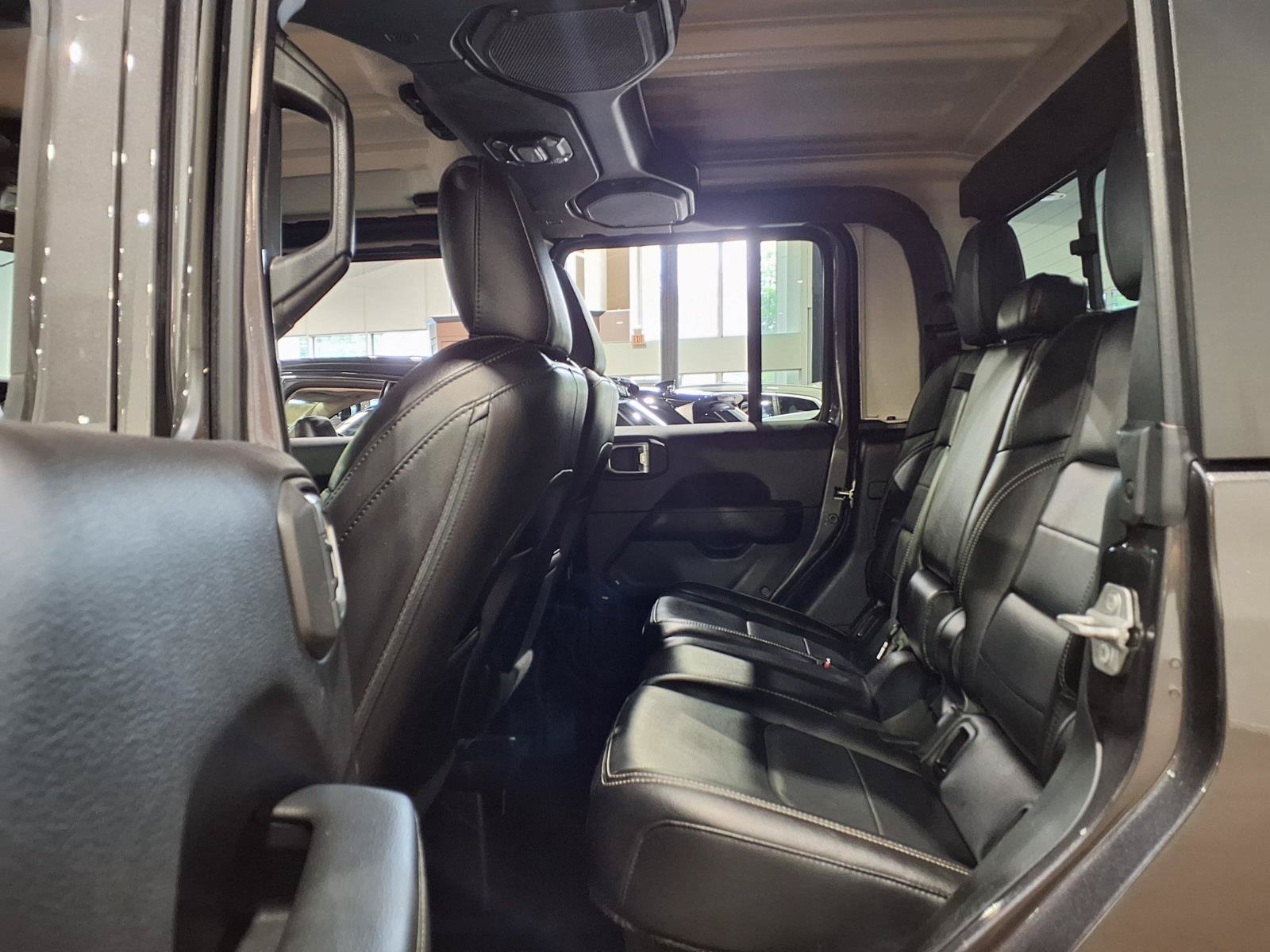 Certified 2020 Jeep Gladiator Overland AWD/4WD image 18
