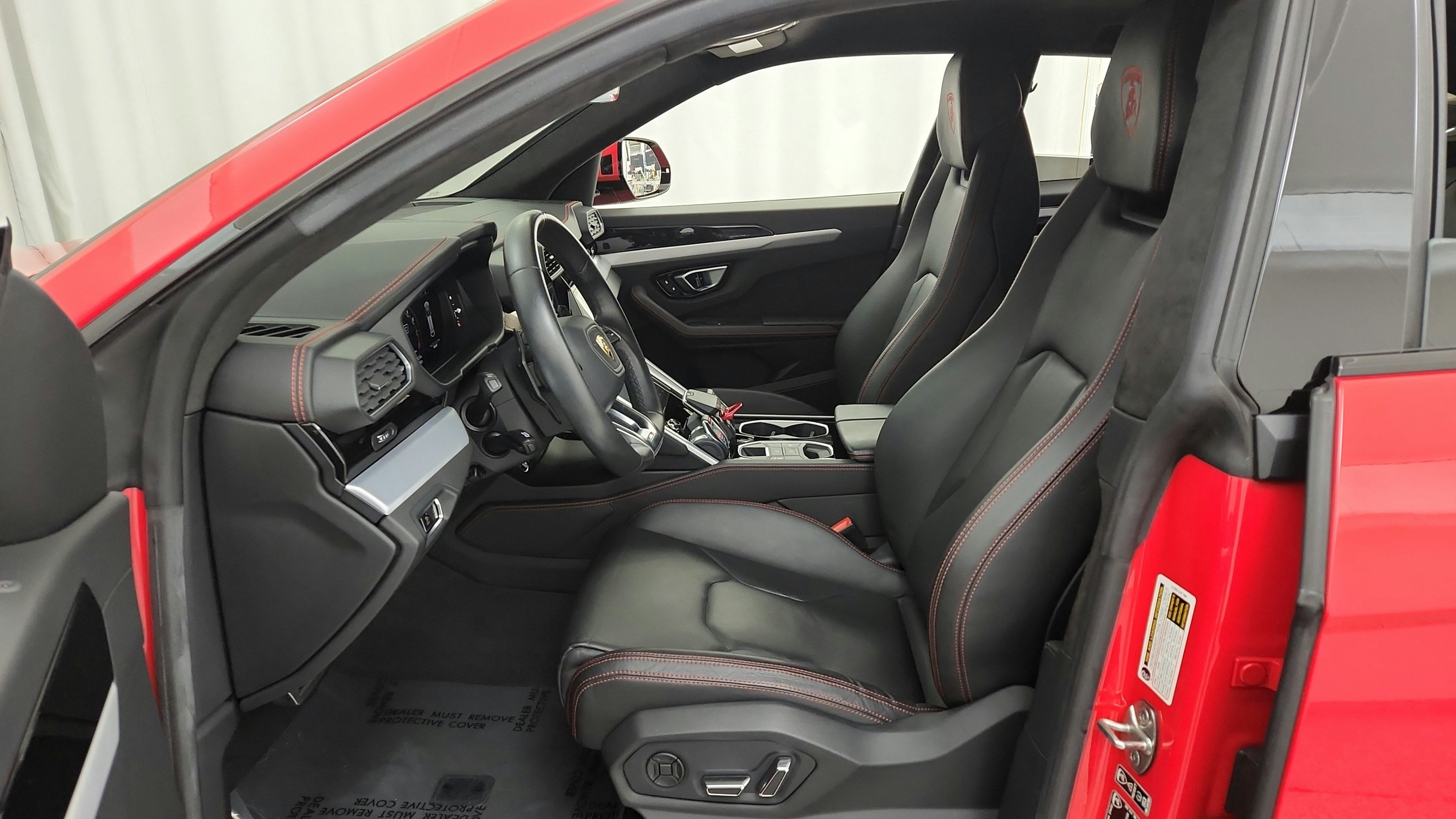Used 2022 Lamborghini Urus AWD/4WD image 32