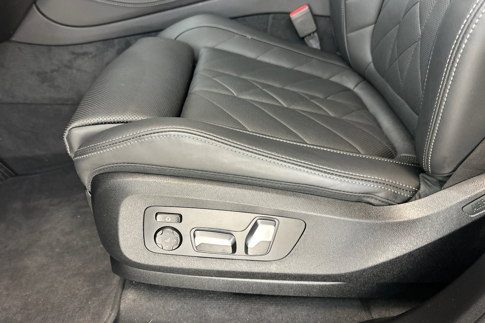 Used 2023 BMW X5 xDrive45e w/ Climate Comfort Package AWD/4WD image 14
