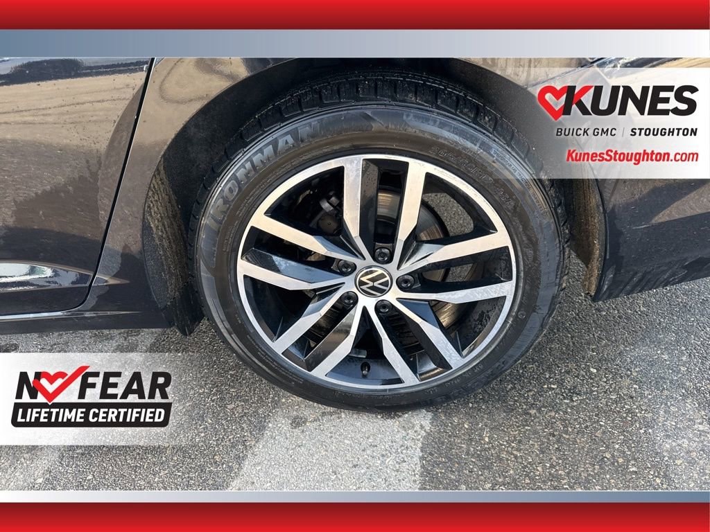 Used 2025 Volkswagen Jetta SE image 15