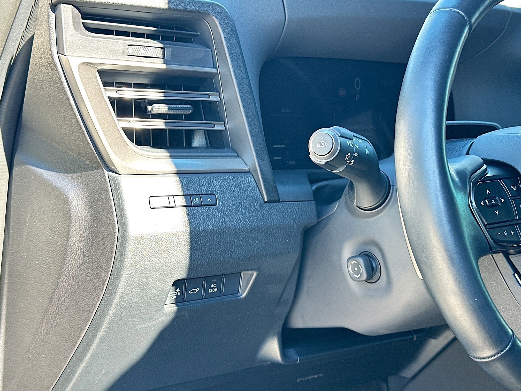 Used 2024 Lexus GX 550 w/ Cold Area Package image 10