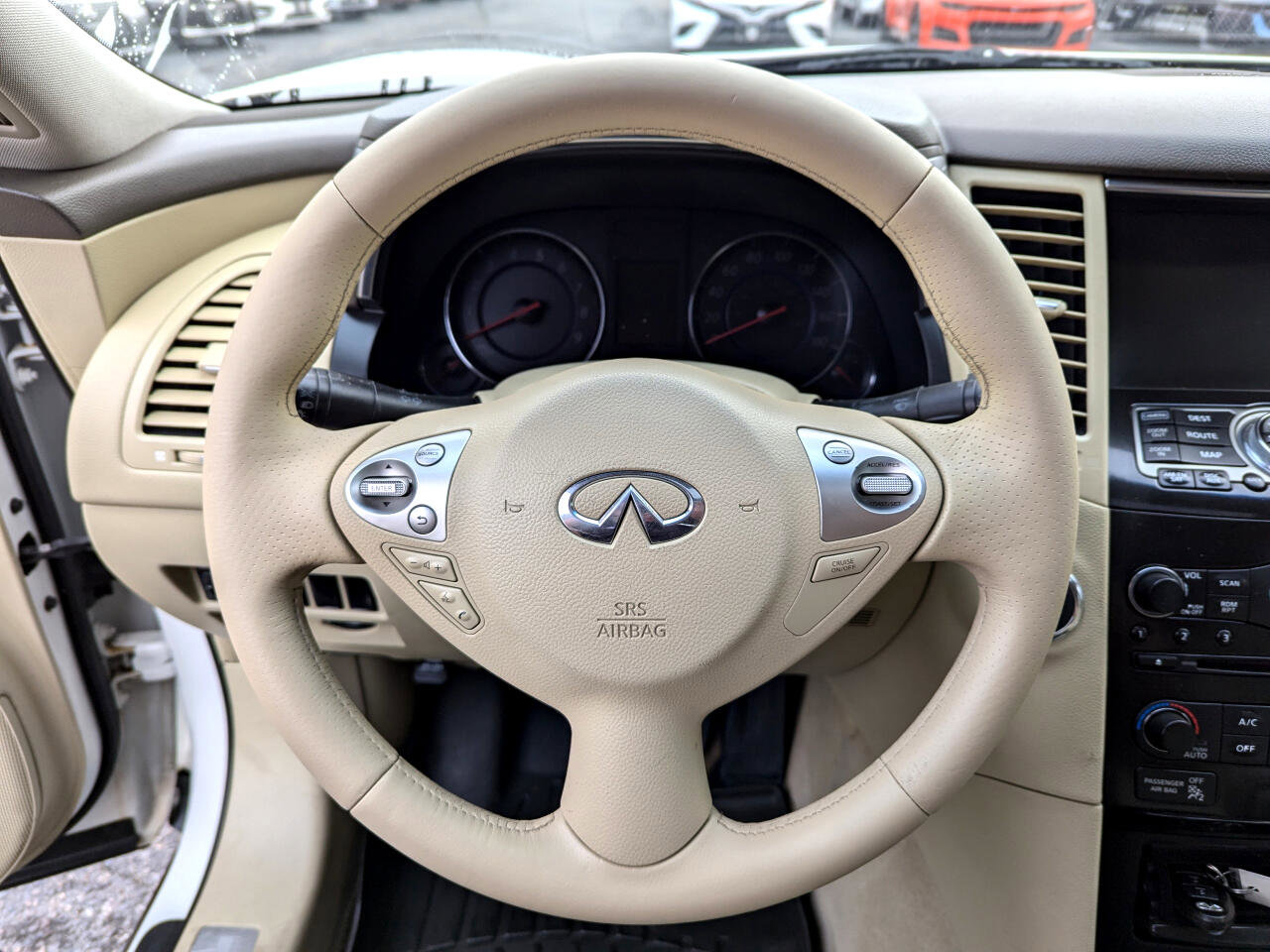 Used 2010 INFINITI FX35 AWD w/ Navigation Pkg image 16