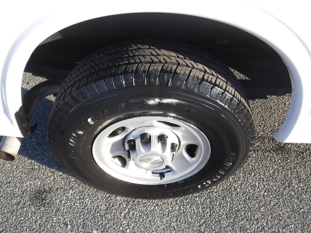 Used 2020 Chevrolet Express 3500 LS image 4