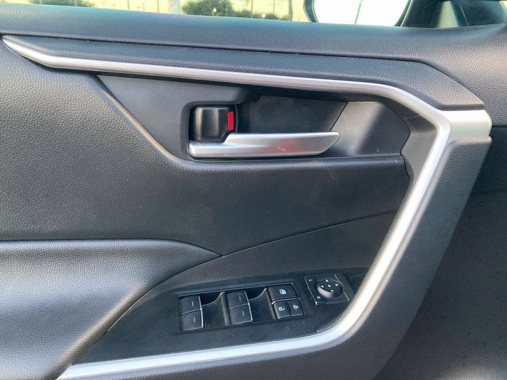 Certified 2025 Toyota RAV4 XLE w/ Convenience Package FWD image 9