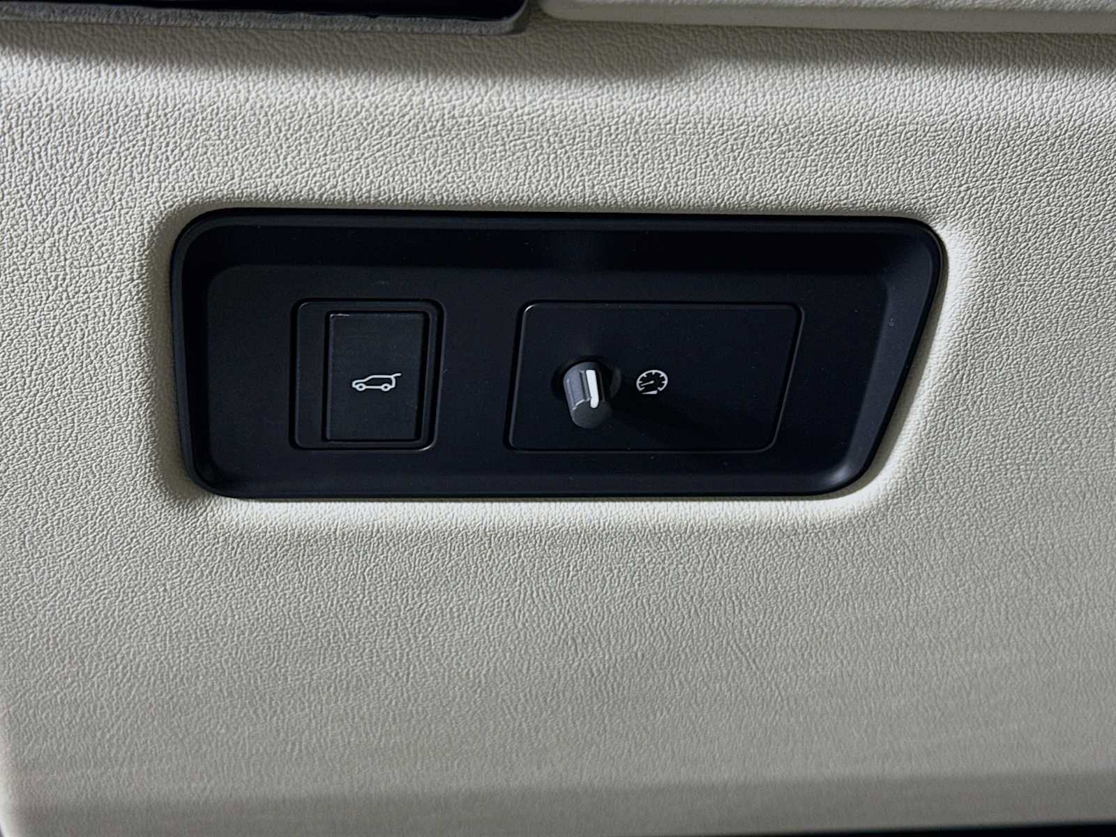 Used 2022 Land Rover Range Rover P525 Westminster Edition image 10