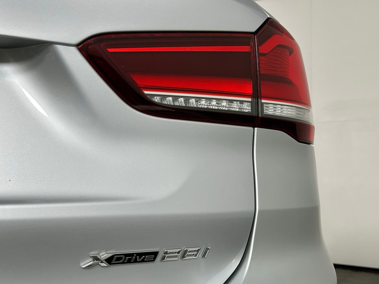 Used 2020 BMW X1 xDrive28i w/ Convenience Package AWD/4WD image 16