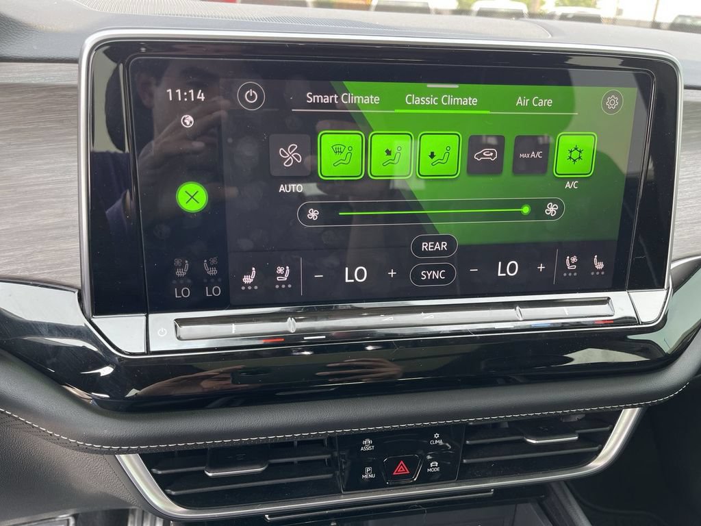 Used 2024 Volkswagen Atlas SEL Premium R-Line AWD/4WD image 19
