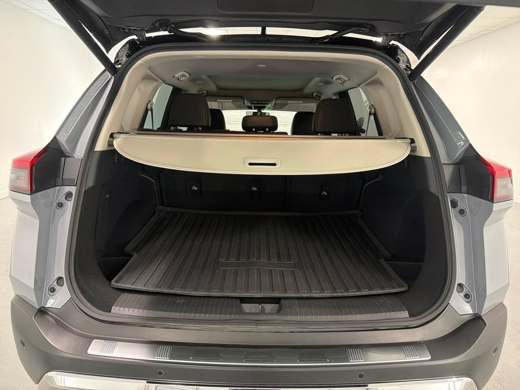 Used 2023 Nissan Rogue Platinum w/ Platinum Premium Package FWD image 8