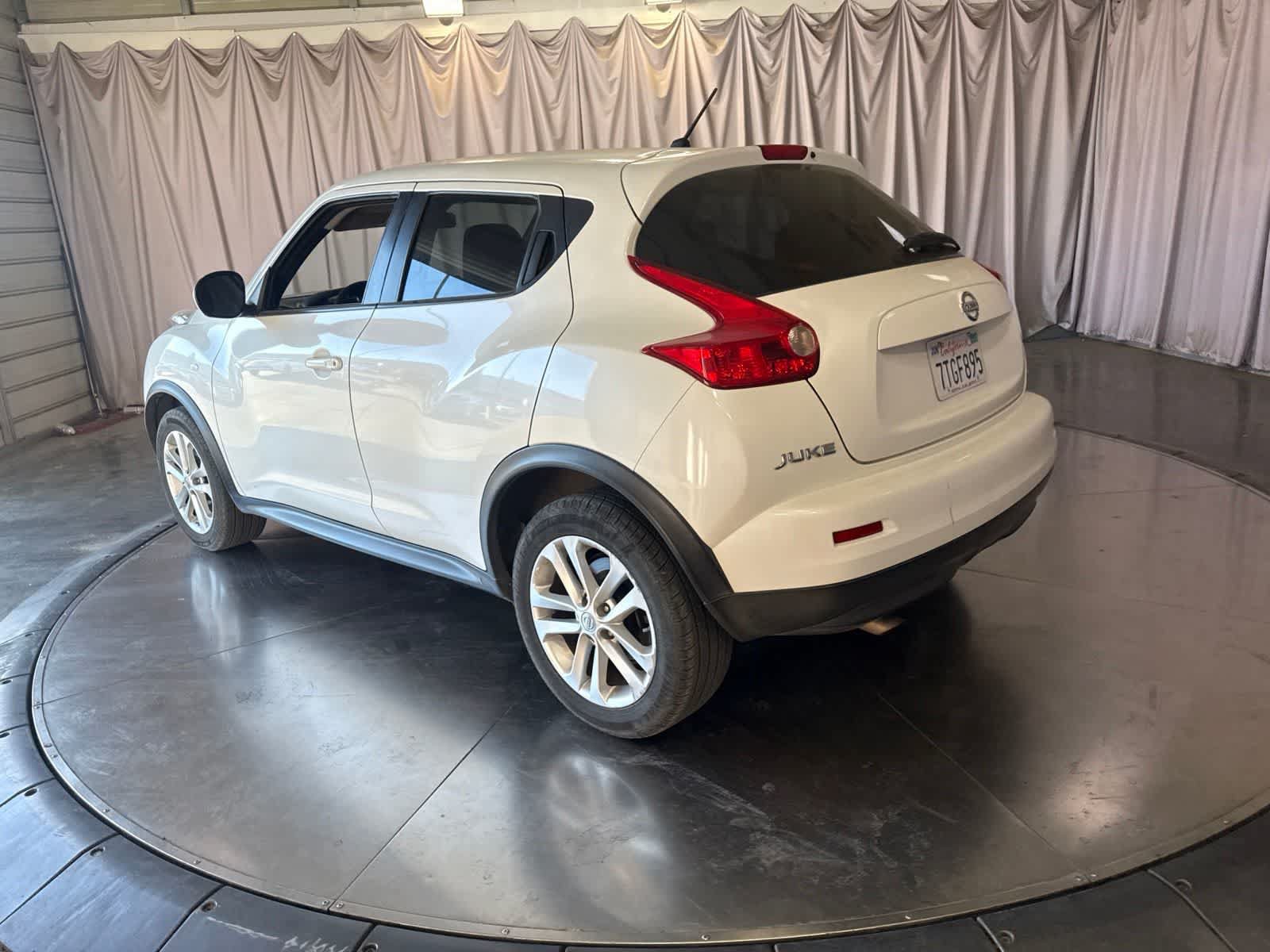 Used 2014 Nissan Juke S FWD image 7