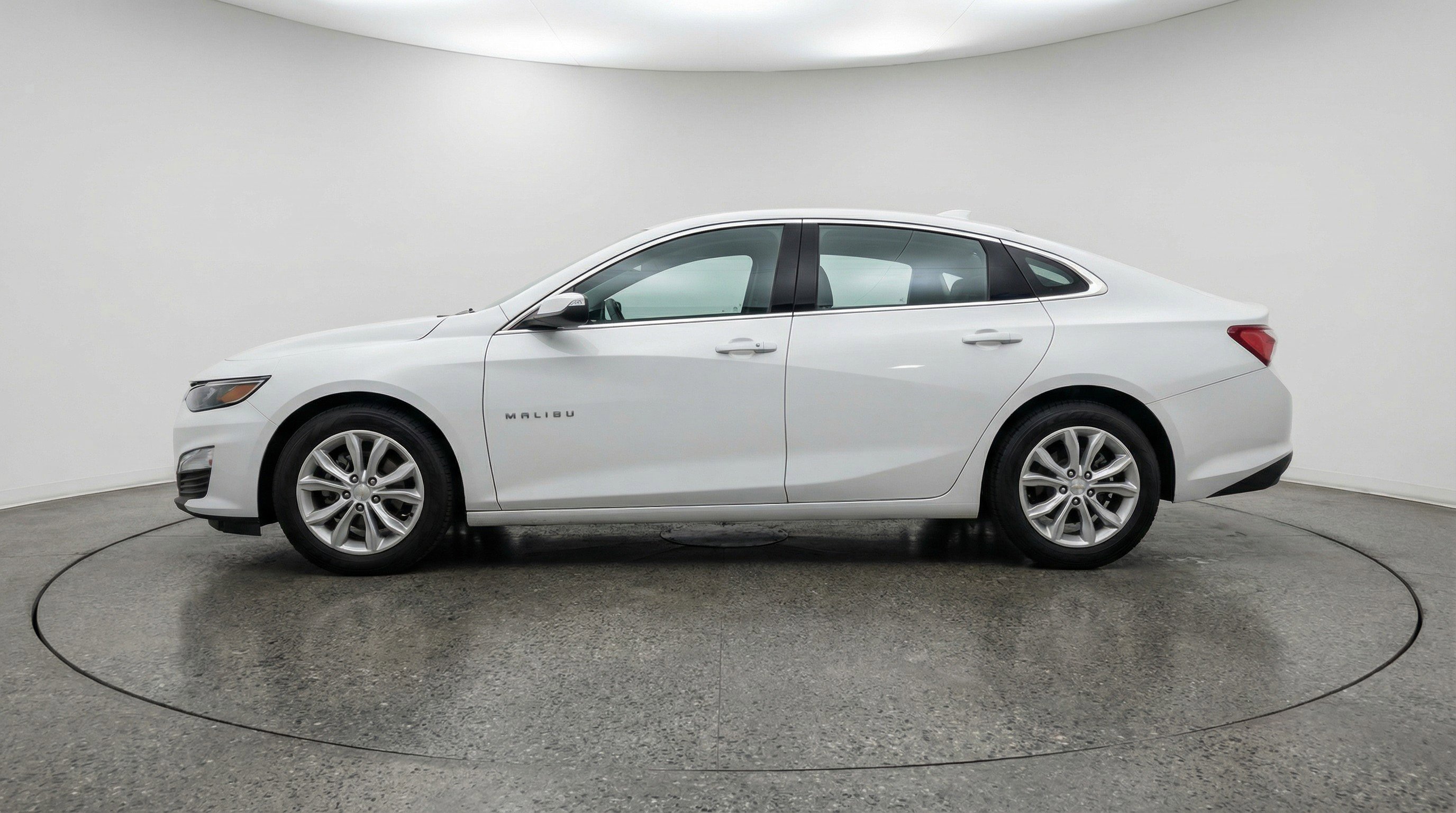 Used 2024 Chevrolet Malibu LT FWD image 5
