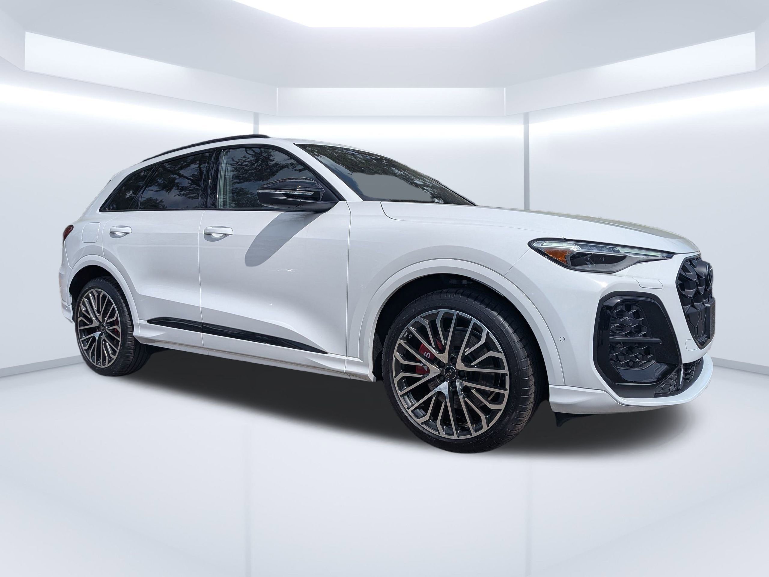 New 2025 Audi SQ5 Prestige image 1