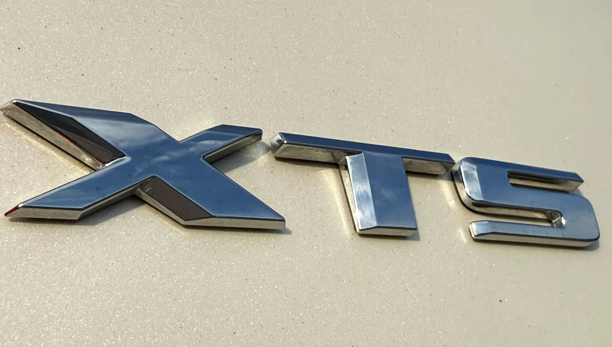 Used 2013 Cadillac XTS Premium FWD image 40