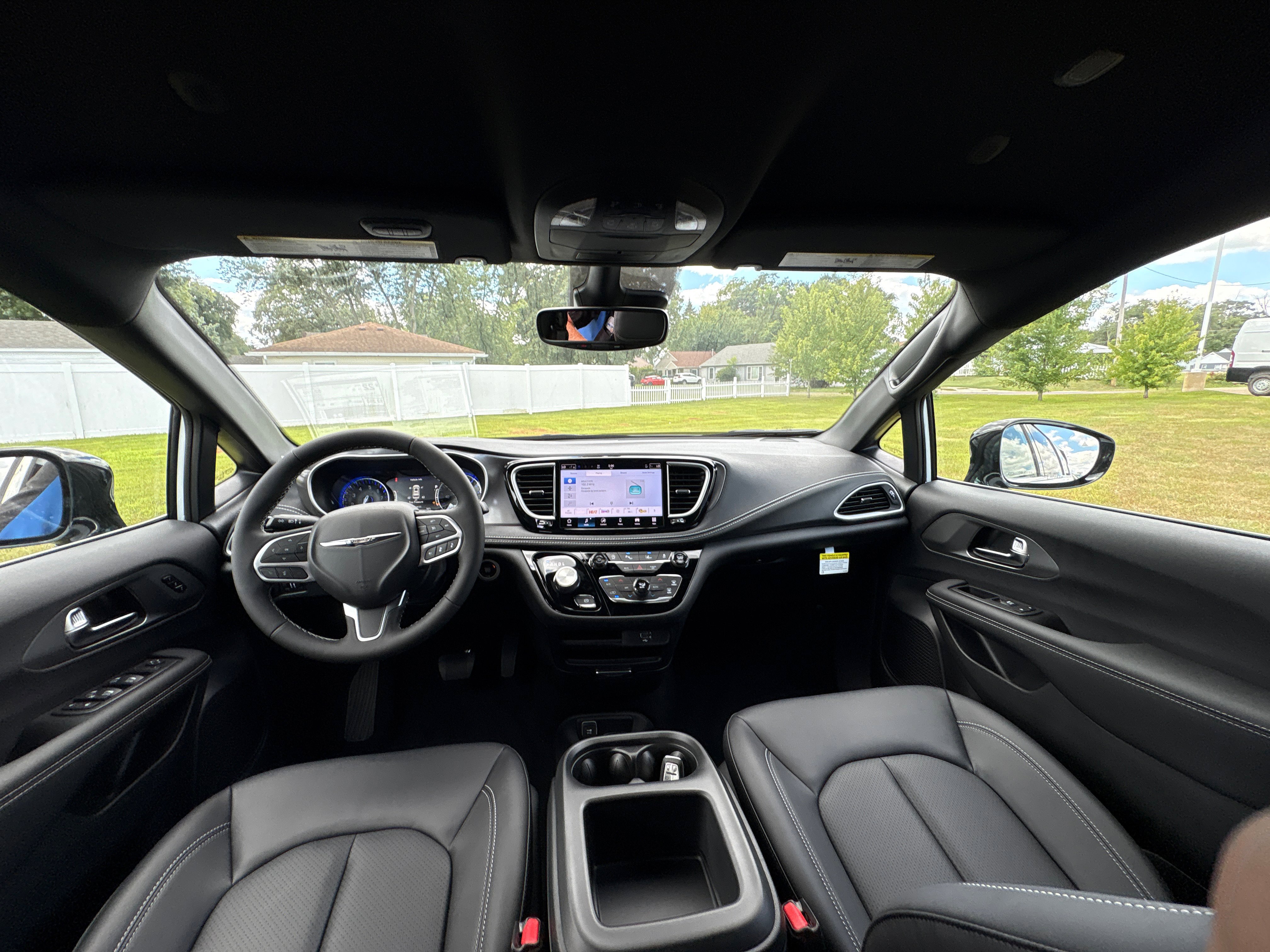 New 2026 Chrysler Pacifica Select image 12