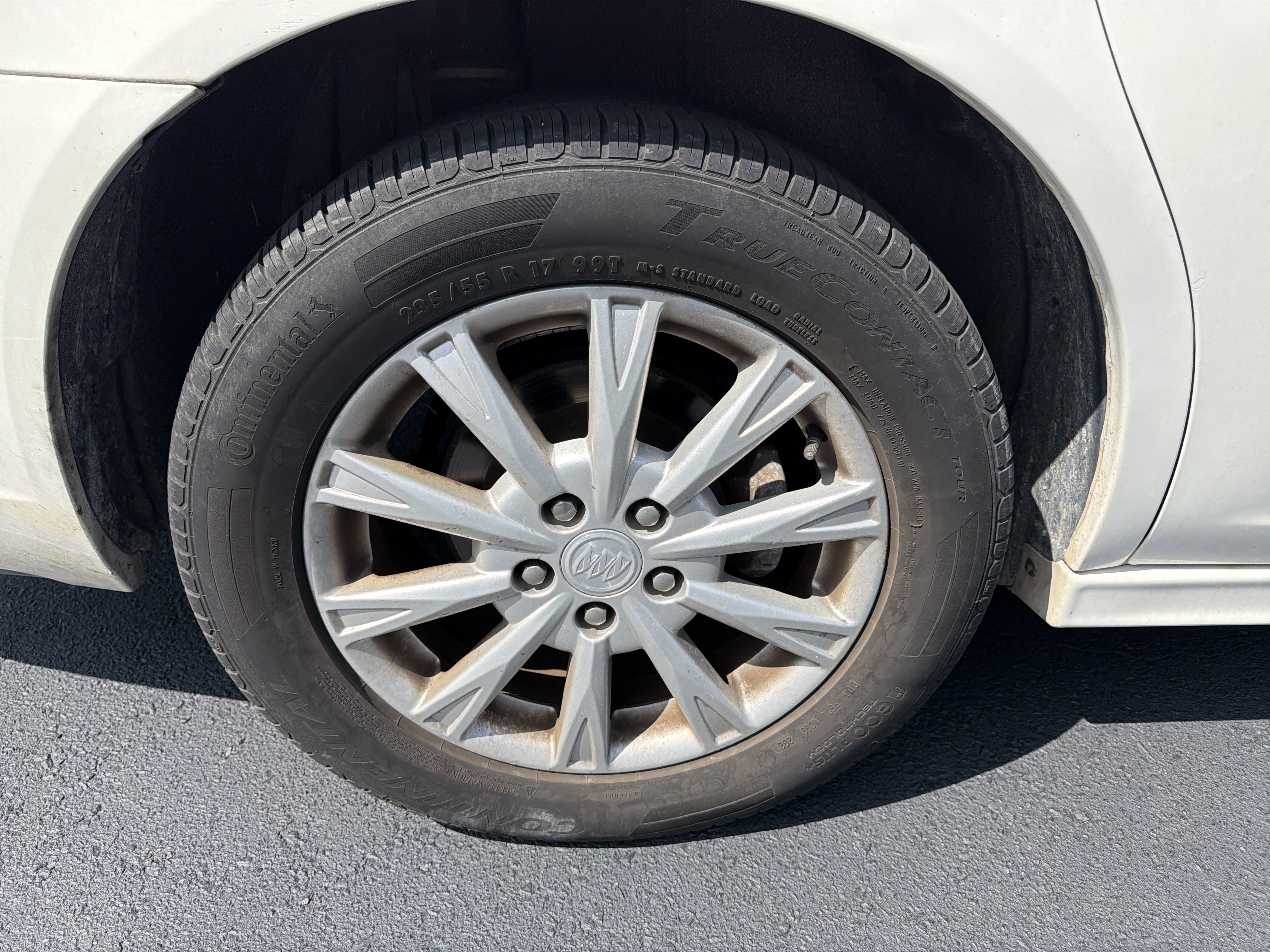 Used 2010 Buick Lucerne CXL FWD image 12