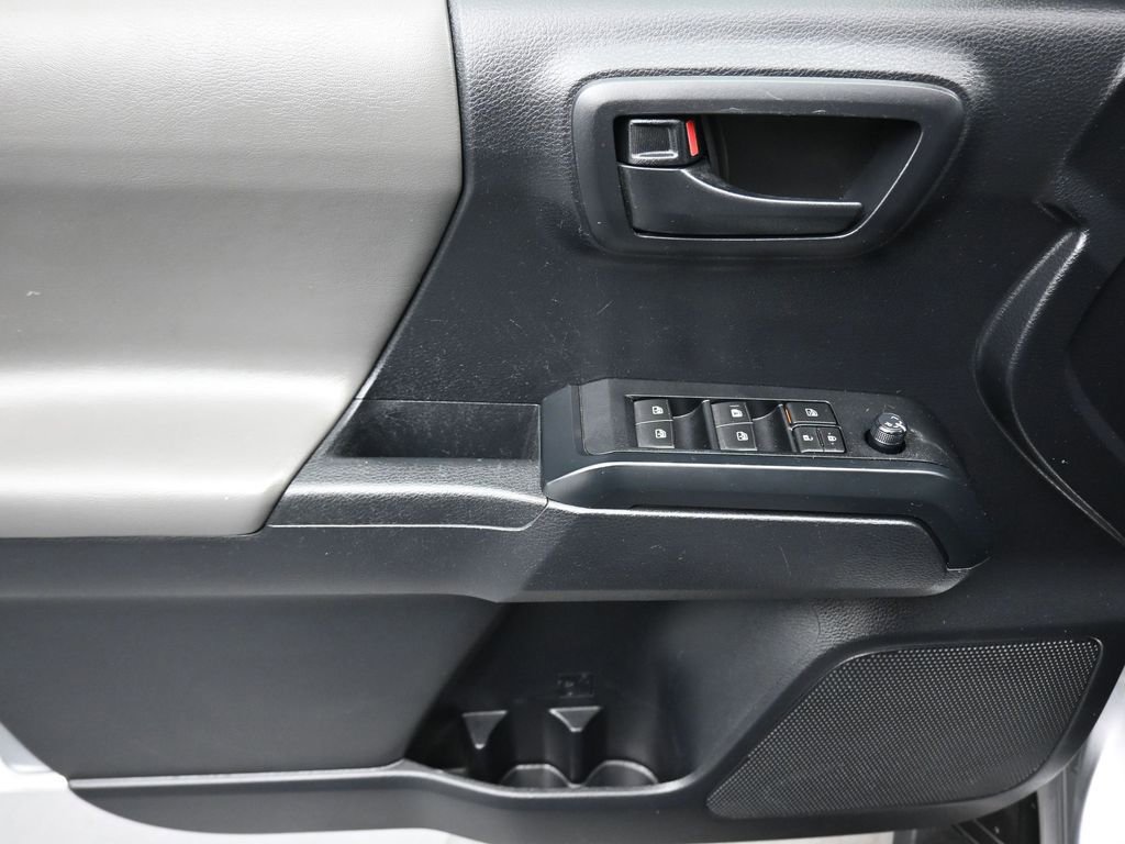 Used 2020 Toyota Tacoma SR w/ SR Convenience Package RWD image 10