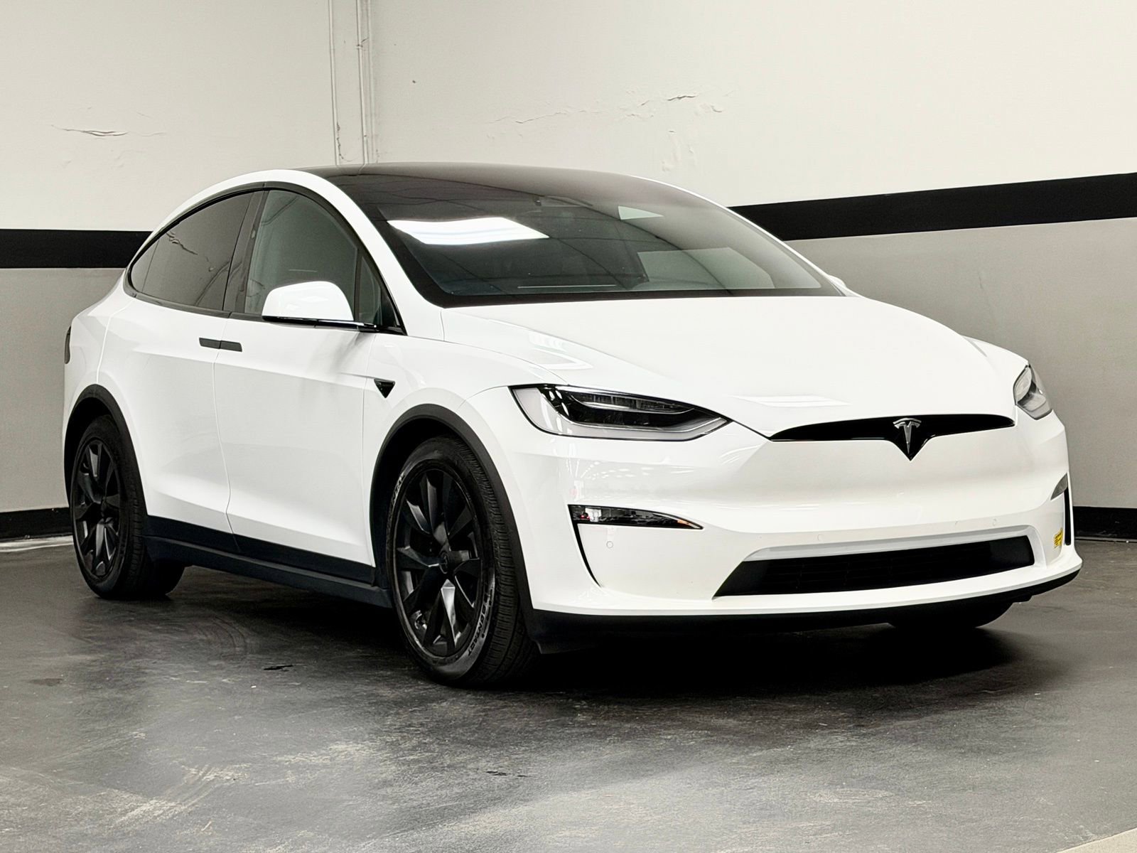 Used 2022 Tesla Model X AWD/4WD image 2