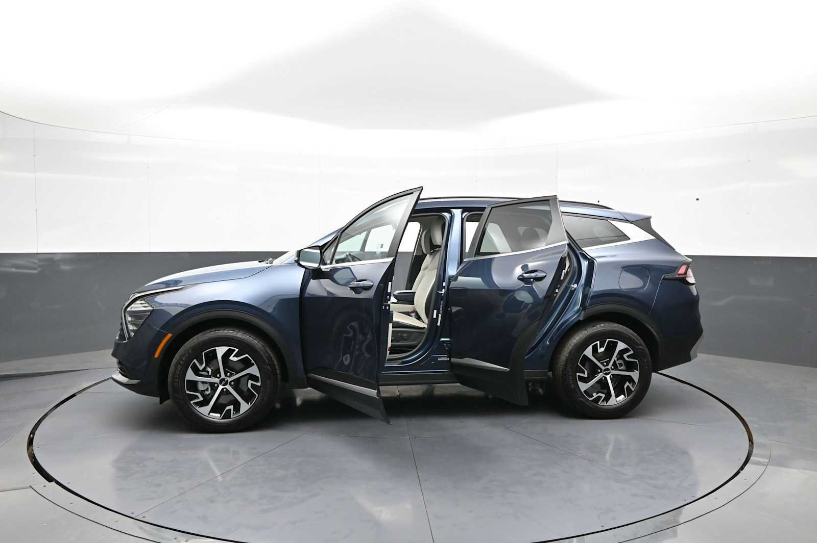 Used 2025 Kia Sportage EX w/ EX Premium Package AWD/4WD image 44