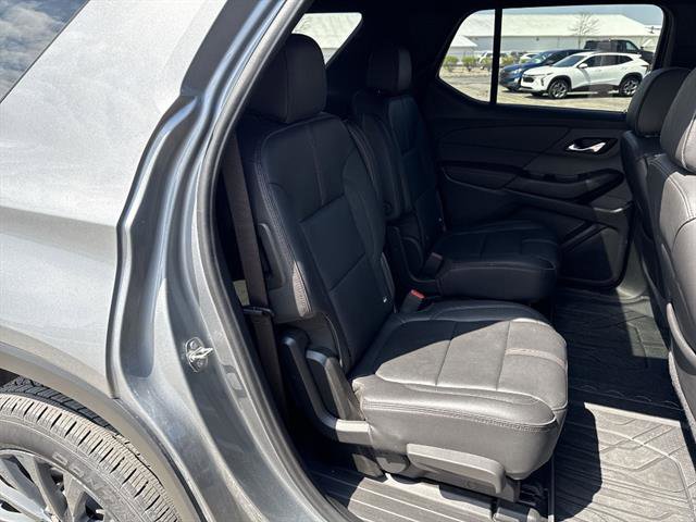 Used 2023 Chevrolet Traverse RS w/ LPO, Floor Liner Package AWD/4WD image 28
