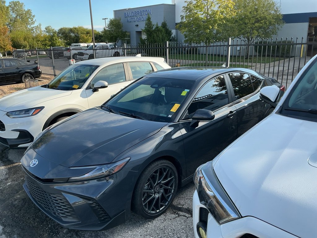 Used 2025 Toyota Camry SE w/ Multimedia Upgrade Package FWD image 5