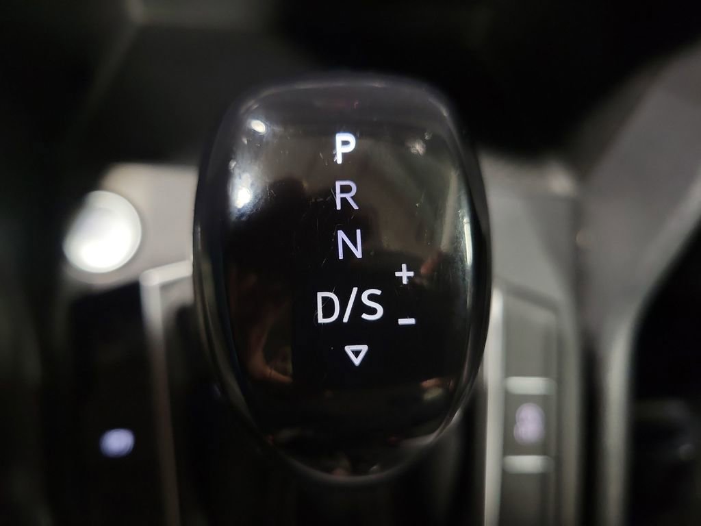 Used 2022 Volkswagen Taos S image 16