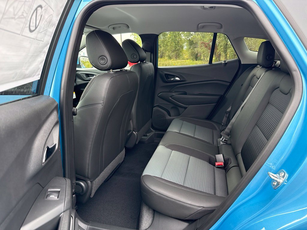 New 2026 Chevrolet Trax LT w/ Driver Confidence Package FWD image 21