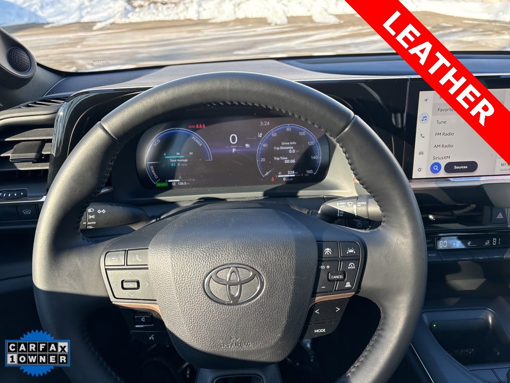 Used 2023 Toyota Crown Limited image 16