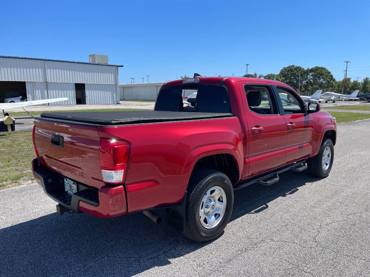Used 2017 Toyota Tacoma SR RWD image 12