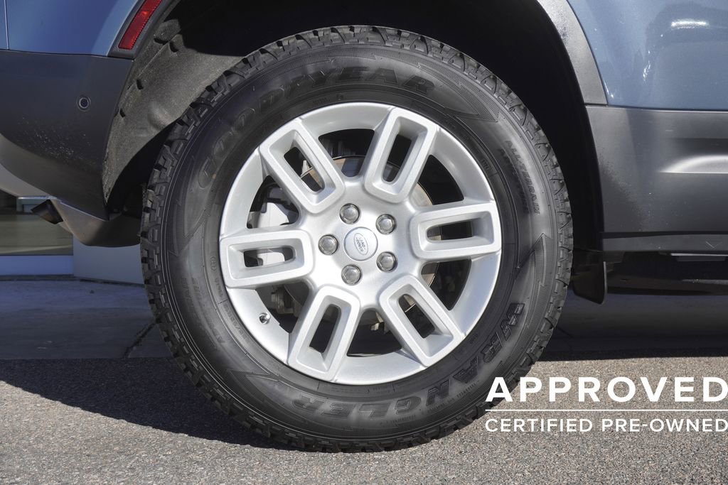 Used 2025 Land Rover Defender 110 S image 32