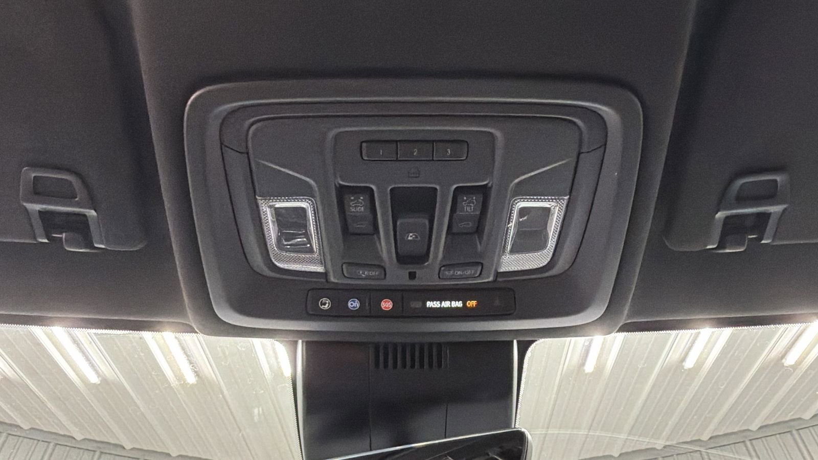 Used 2024 GMC Sierra 2500 AT4X image 36