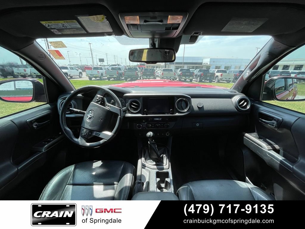 Used 2018 Toyota Tacoma TRD Sport w/ TRD Premium Sport Package AWD/4WD image 23
