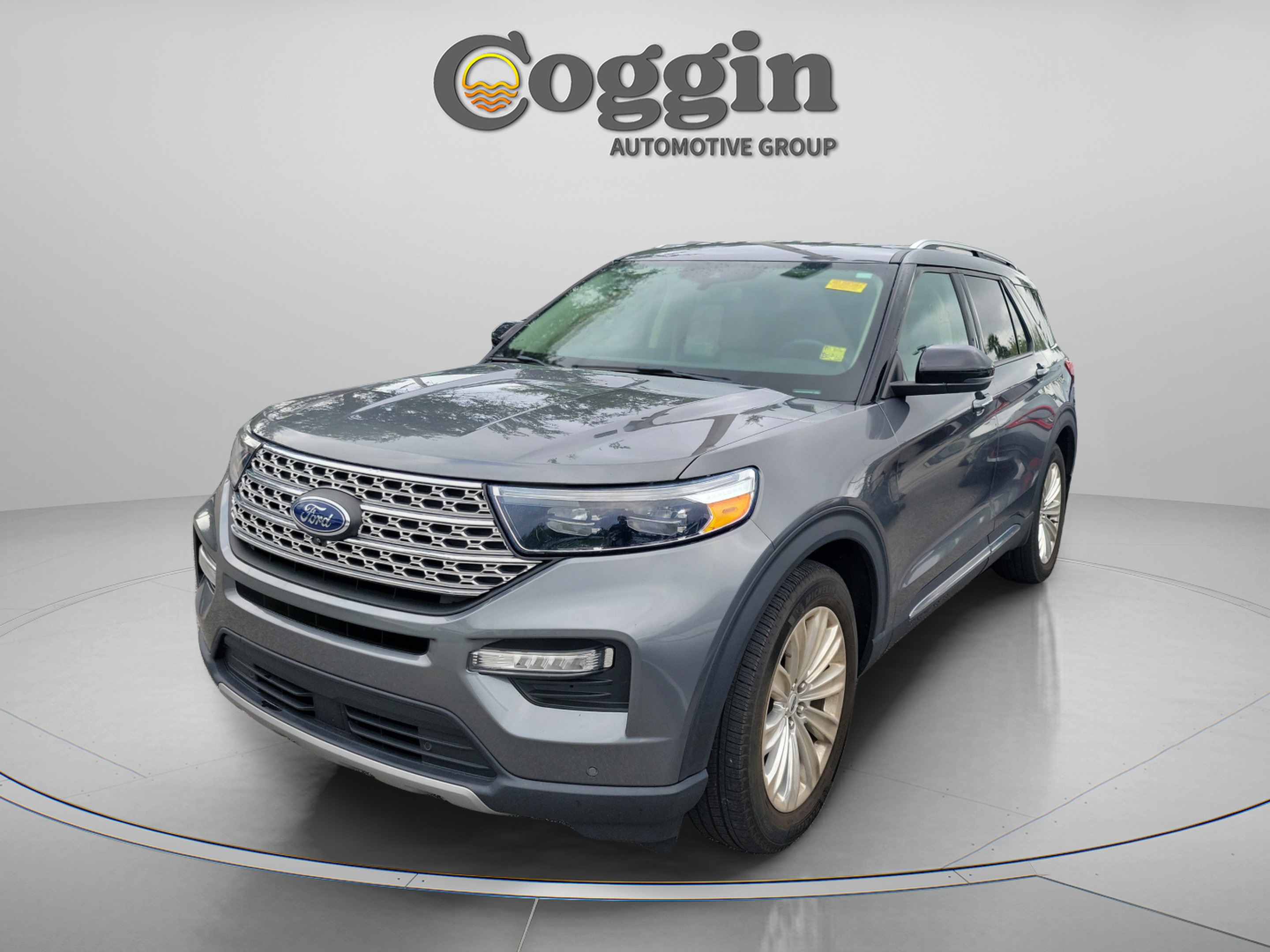 Used 2024 Ford Explorer Limited w/ Limited Technology Package RWD image 1