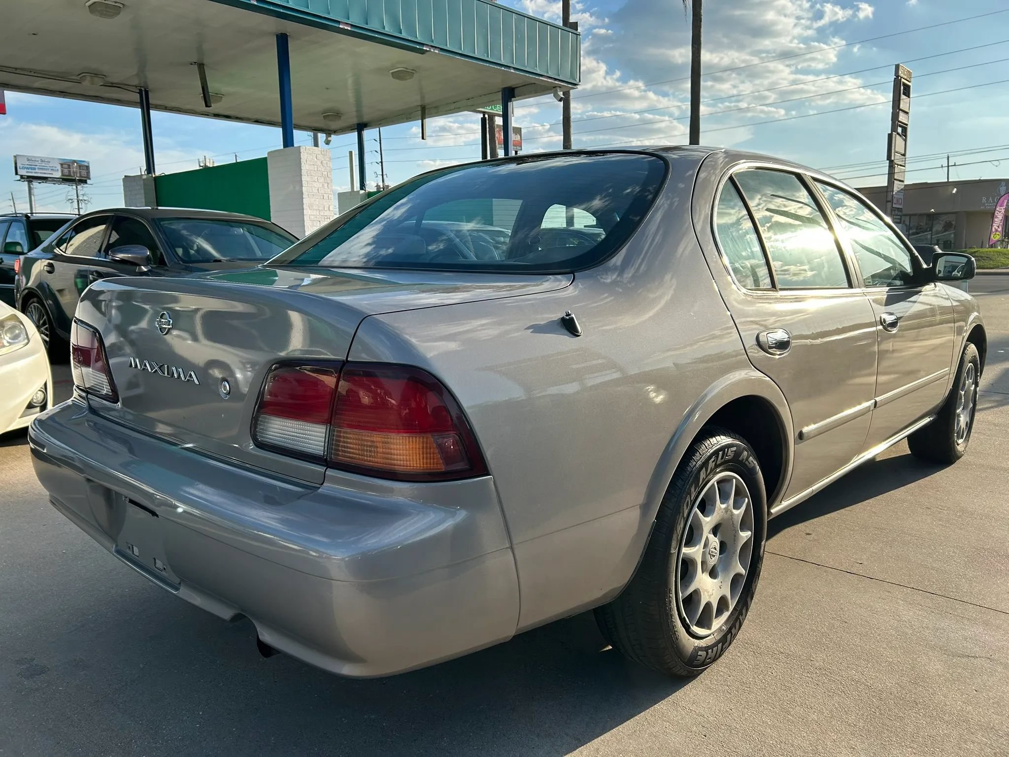 Used 1999 Nissan Maxima SE FWD image 5