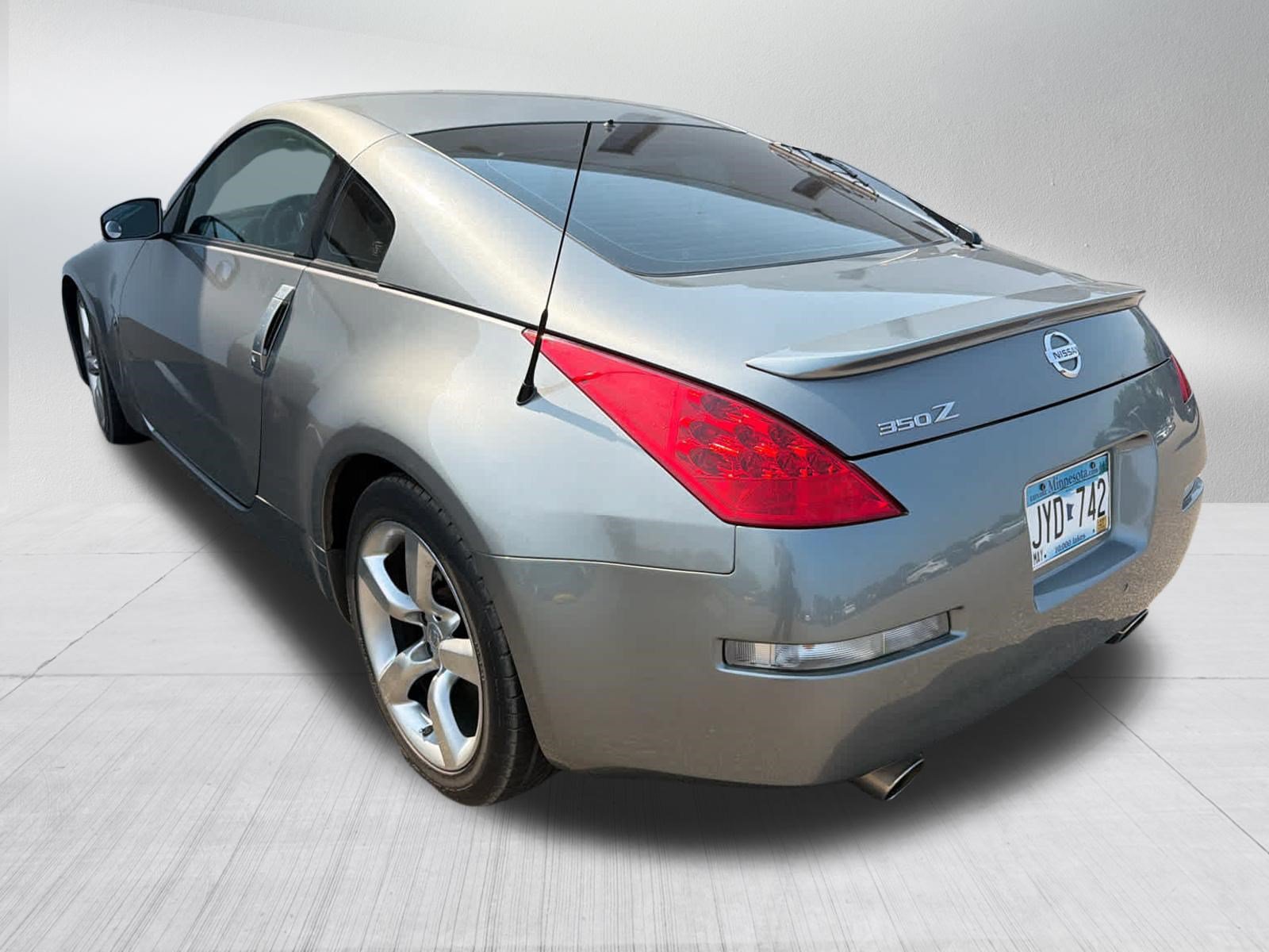Used 2006 Nissan 350Z Enthusiast w/ (K96) Aerodynamics Pkg RWD image 2