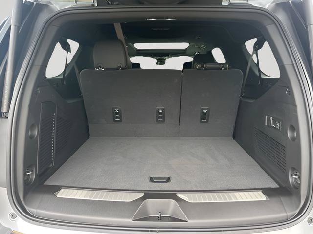 New 2026 Chevrolet Suburban Premier RWD image 7