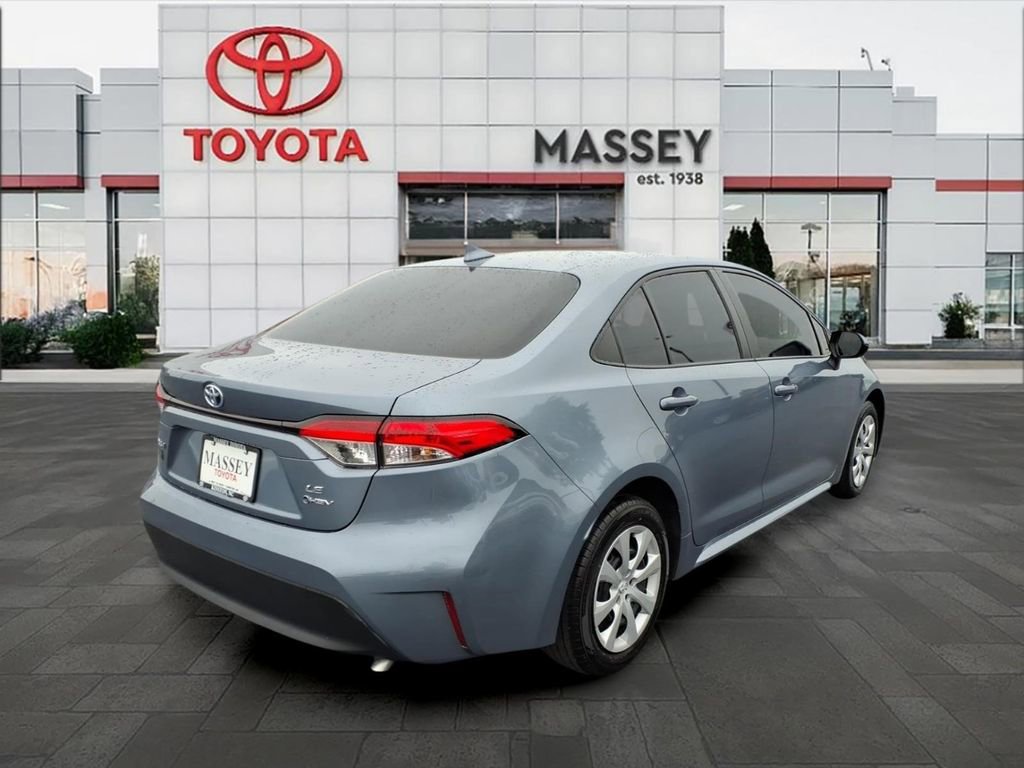 Used 2025 Toyota Corolla LE FWD image 3