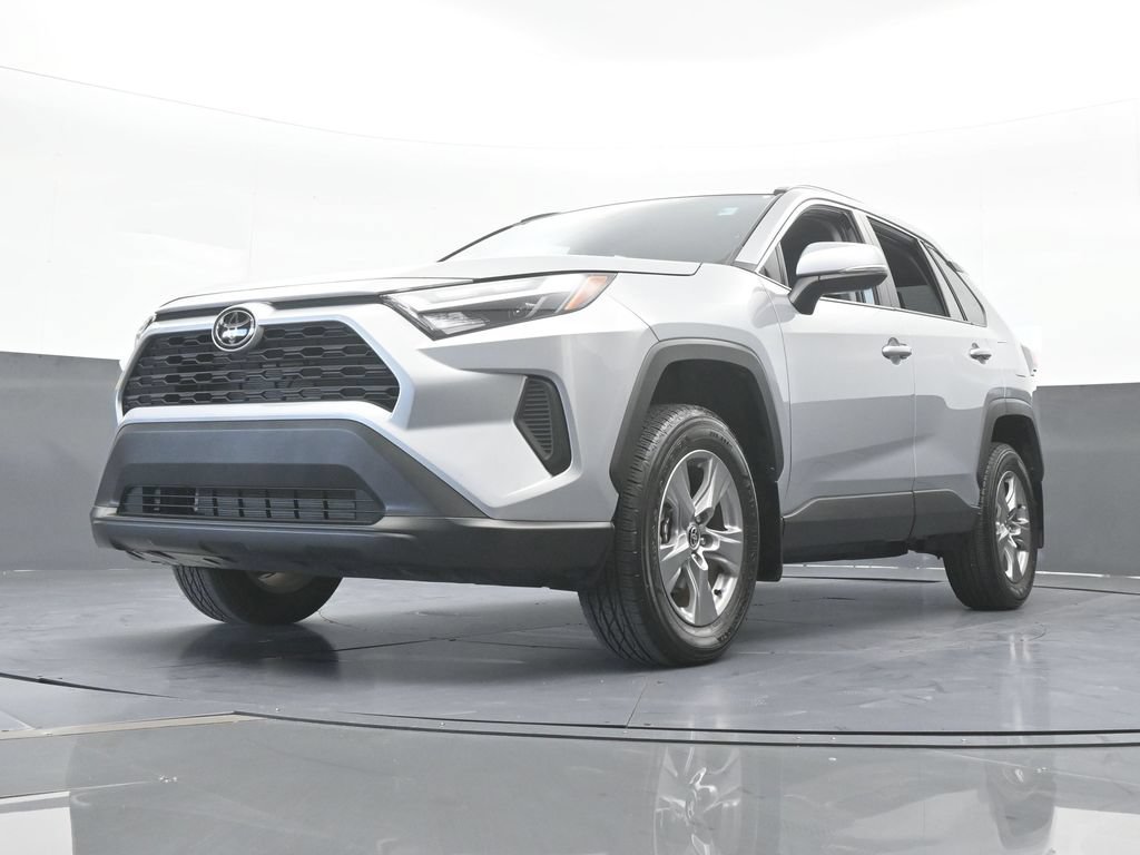 Used 2025 Toyota RAV4 XLE AWD/4WD image 51