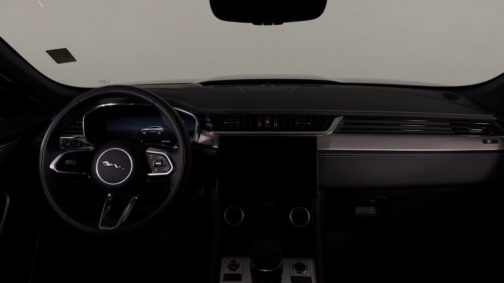 Used 2025 Jaguar F-PACE R-Dynamic S AWD/4WD image 33