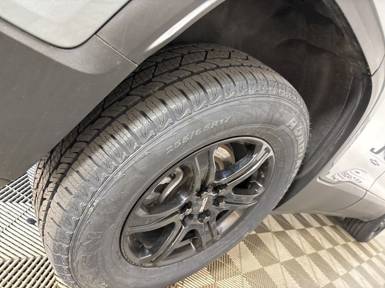 Used 2023 GMC Acadia AT4 w/ Technology Package AWD/4WD image 35