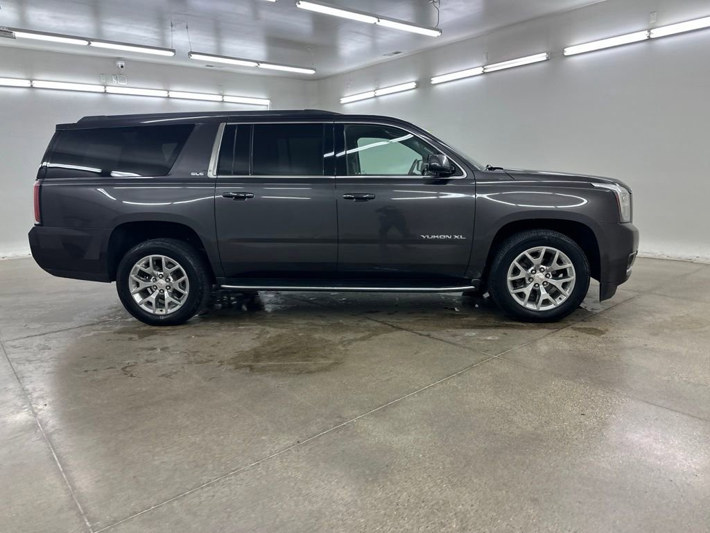 Used 2017 GMC Yukon XL SLE w/ SLE Value Package RWD image 11