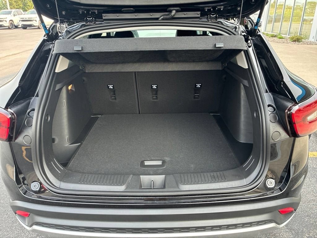 New 2026 Chevrolet Trax LT w/ LT Convenience Package FWD image 25