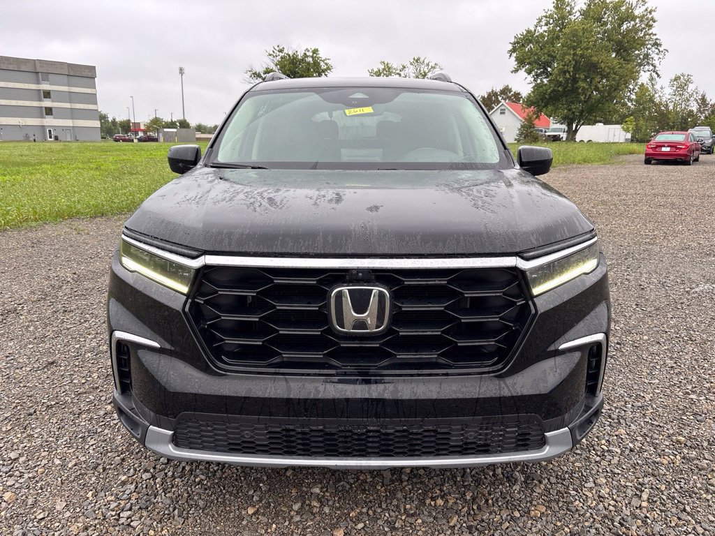 Used 2023 Honda Pilot Elite image 2
