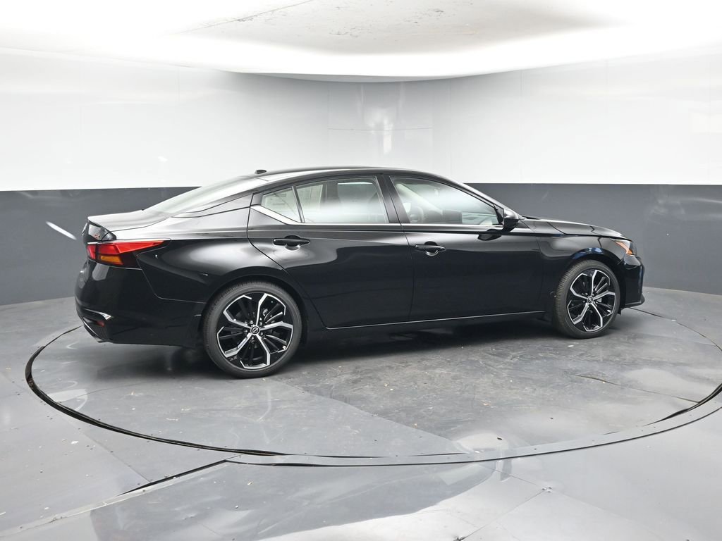 New 2025 Nissan Altima 2.5 SR image 5