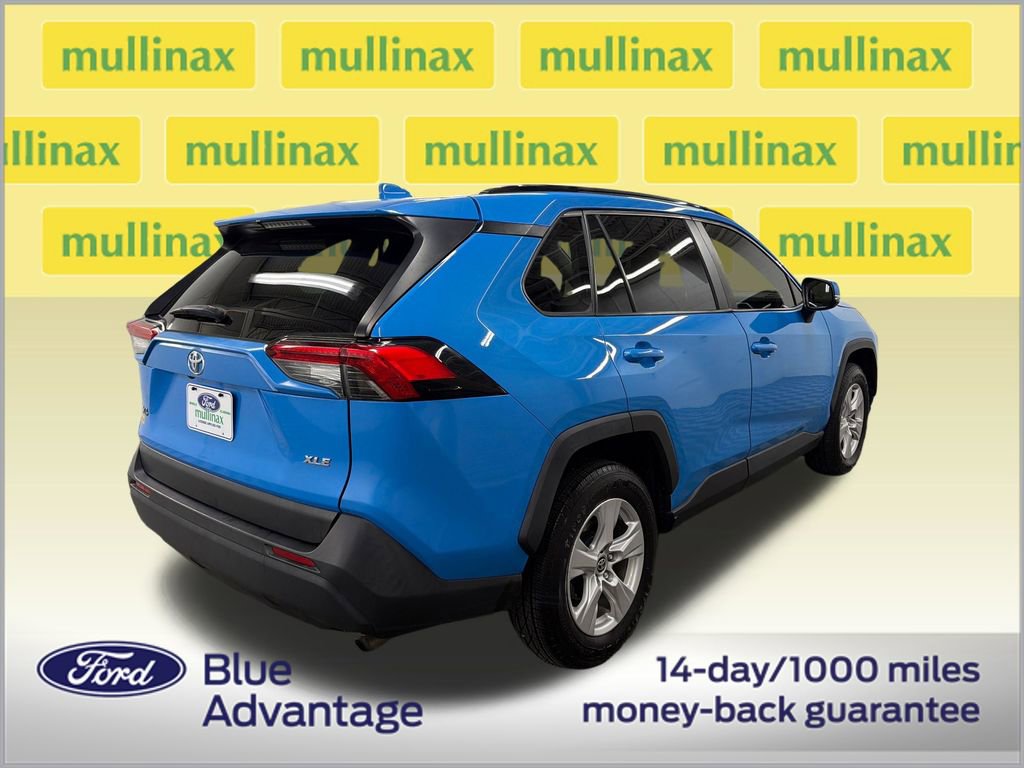 Used 2020 Toyota RAV4 XLE FWD image 3