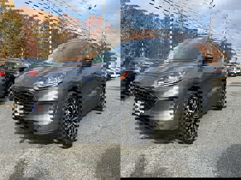 Used 2021 Ford Escape SE w/ SE Sport Appearance Package image 1