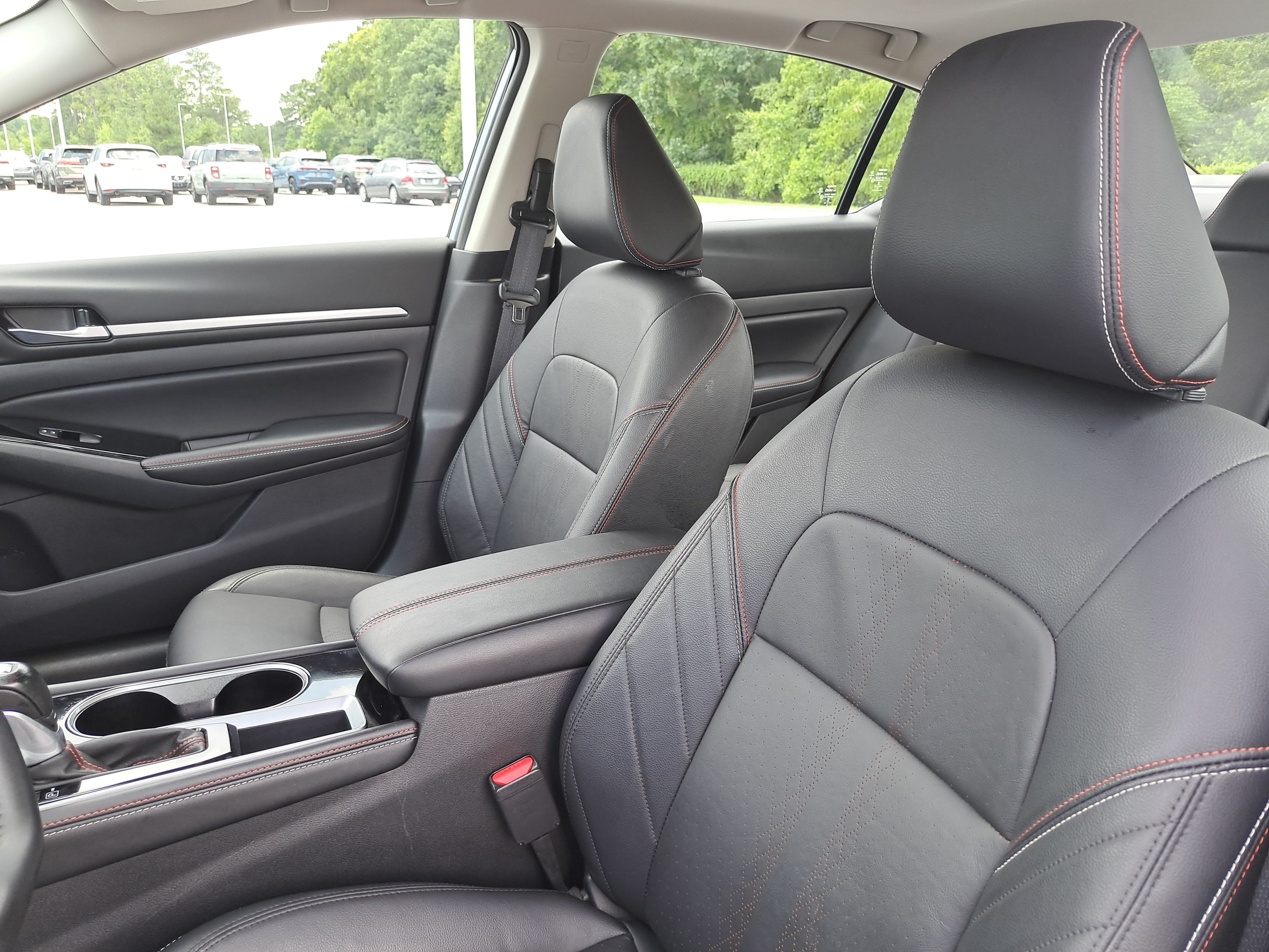 Used 2025 Nissan Altima 2.5 SR w/ SR Premium Package FWD image 15
