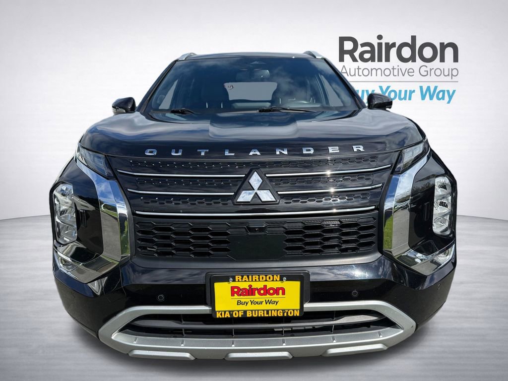 Used 2022 Mitsubishi Outlander SEL image 2